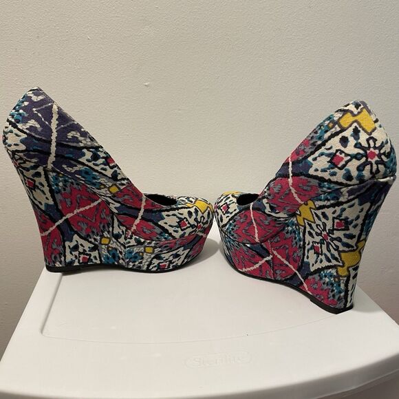 Steve Madden Pammyy Wedge Multi-Color Heel Women’s 7.5M Boho Aztec Retro Pop Art - Picture 6 of 9